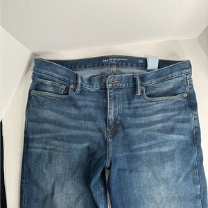 Banana Republic legacy slim fit men’s 36x34 fresh air blue jeans